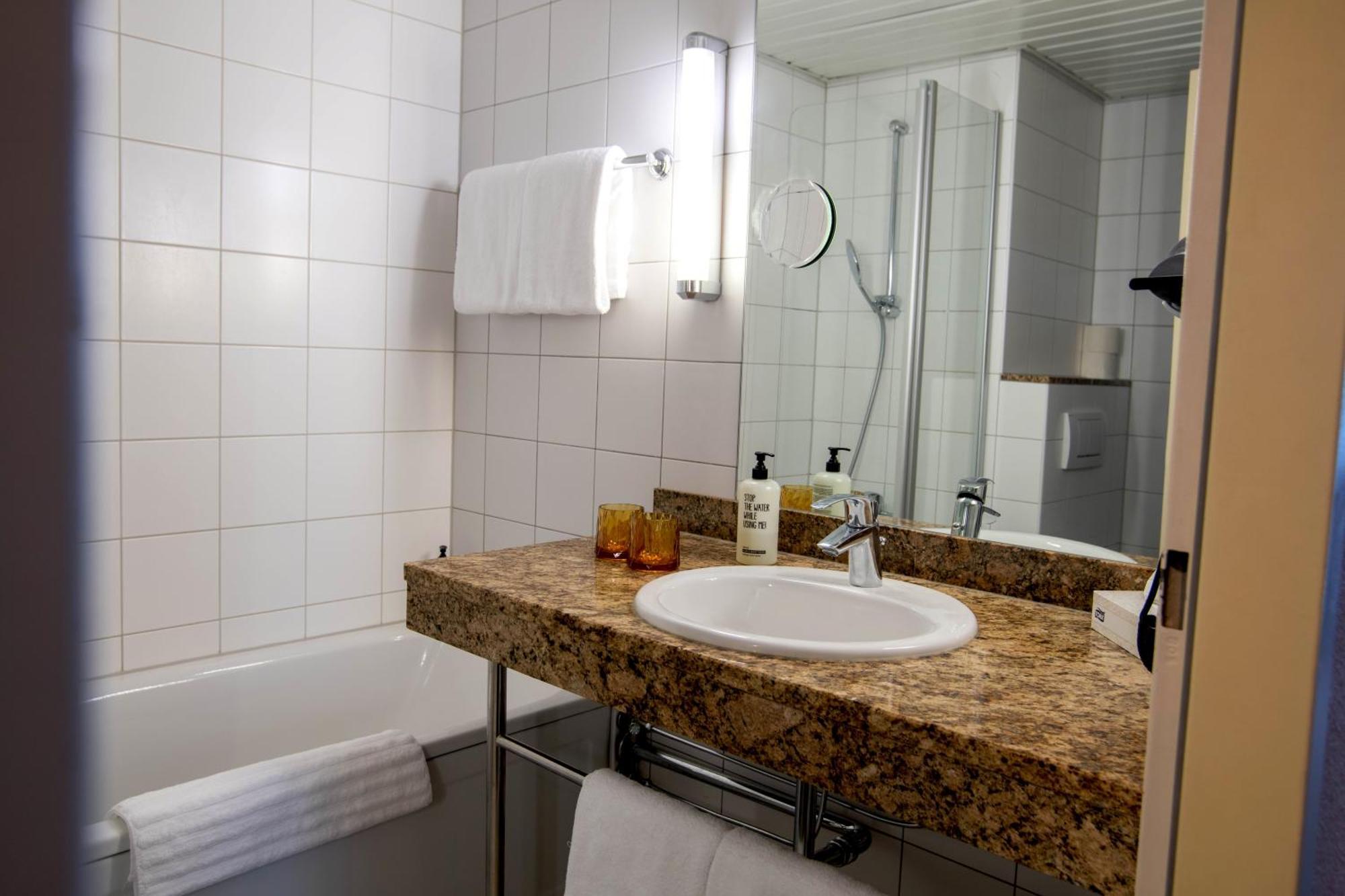 Best Western Conference Airporthotel Frankfurt Moerfelden Eksteriør bilde