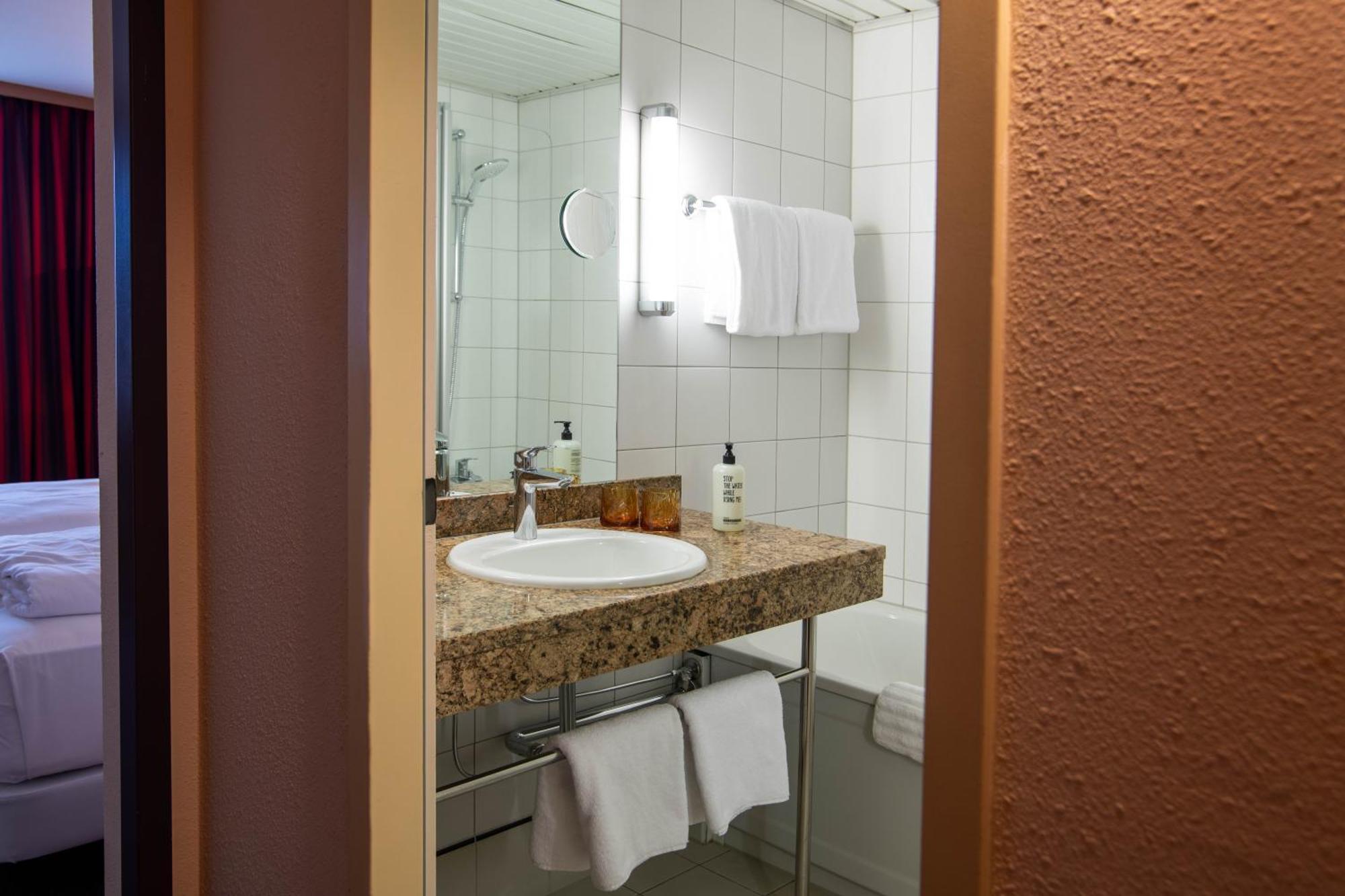 Best Western Conference Airporthotel Frankfurt Moerfelden Eksteriør bilde